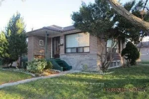 3-bedroom detached home for rent in Toronto — Main Floor - 23 Glos Avenue