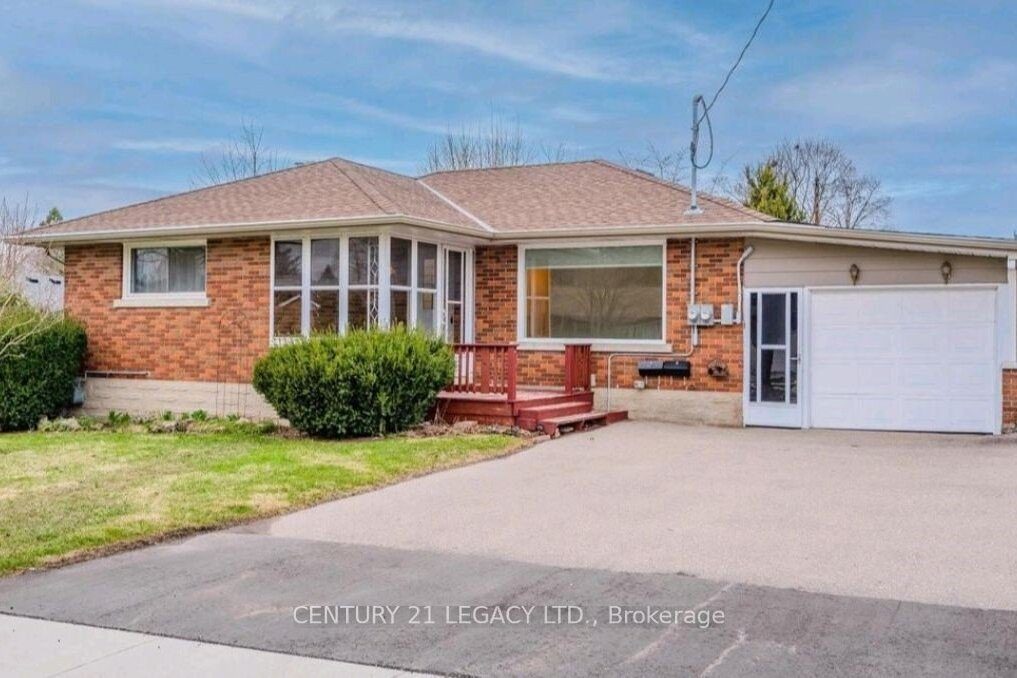 3-bedroom detached home for rent in Kitchener — Main Floor - 66 Traynor Avenue (Photo 1)