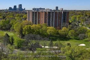 1-bedroom condo apartment for sale in Markham — PH7 - 7811 Yonge Street