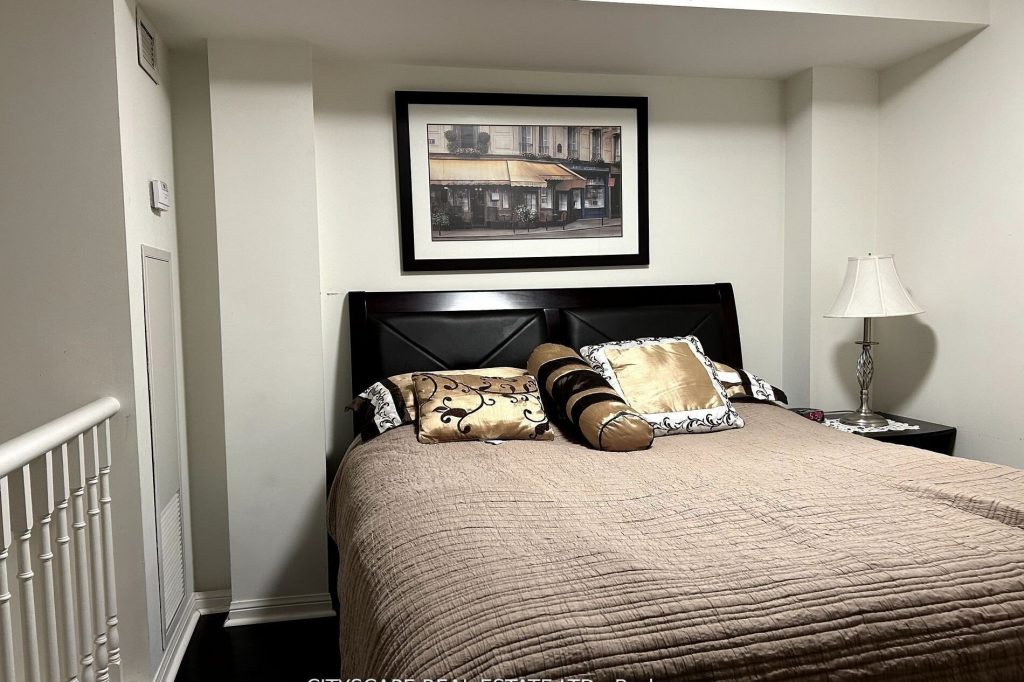 1-bedroom condo townhouse for rent in Toronto — Shared #115 - 11 St Joseph Street (Photo 1)