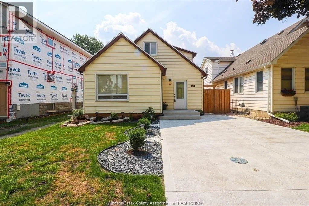 2-bedroom home for rent in Windsor — UPPER - 567 Hildegarde Street (Photo 1)