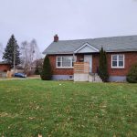 3-bedroom duplex home for rent in Oshawa — Upper - 225 Kinmount Crescent (Photo 5)