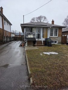 3-bedroom detached home for rent in Toronto — Upper Only - 478 Brimley Road