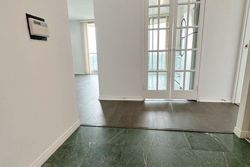 2-bedroom condo apartment for rent in Toronto — 1007 - 238 Doris Avenue (Photo 1)