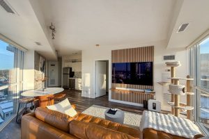 1-bedroom condo apartment for sale in Toronto — 1009 - 5101 Dundas Street W