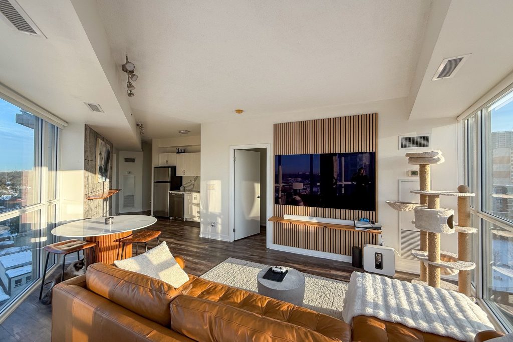 1-bedroom condo apartment for sale in Toronto — 1009 - 5101 Dundas Street W (Photo 1)
