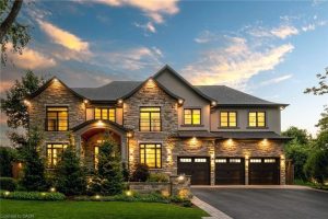6-bedroom home for sale in Ancaster — 100 Seneca Drive