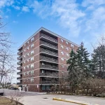 1-bedroom condo apartment for sale in Toronto — 1019 - 7900 Bathurst Street (Photo 4)