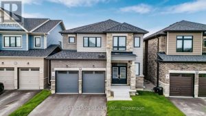4-bedroom home for sale in Barrie — 101 Thicketwood Avenue