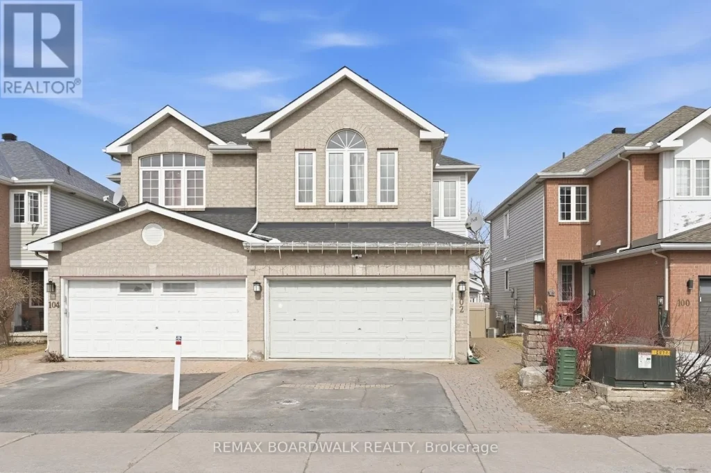 4-bedroom home for rent in Ottawa — 102 Deerfox Drive (Photo 1)