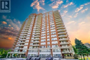 3-bedroom home for sale in Toronto — 103 - 410 Mclevin Avenue