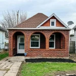 2-bedroom home for sale in Windsor — 1046 Lillian (Photo 1)