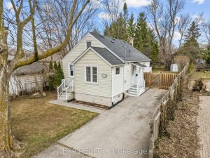 3-bedroom detached home for sale in Middlesex — 104 Barker Street