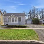 3-bedroom detached home for sale in Middlesex — 104 Barker Street (Photo 4)