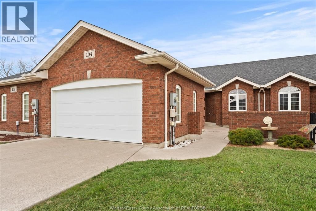 2-bedroom home for sale in Amherstburg — 104 Riverfront Park Crescent (Photo 1)
