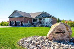 3-bedroom detached home for sale in Peterborough — 105 Arnott Drive
