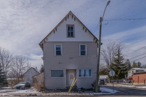 6-bedroom fourplex home for sale in Lansdowne Village — 1064 Prince Street