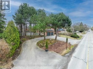 4-bedroom detached home for sale in Toronto — 107 Arnold Avenue