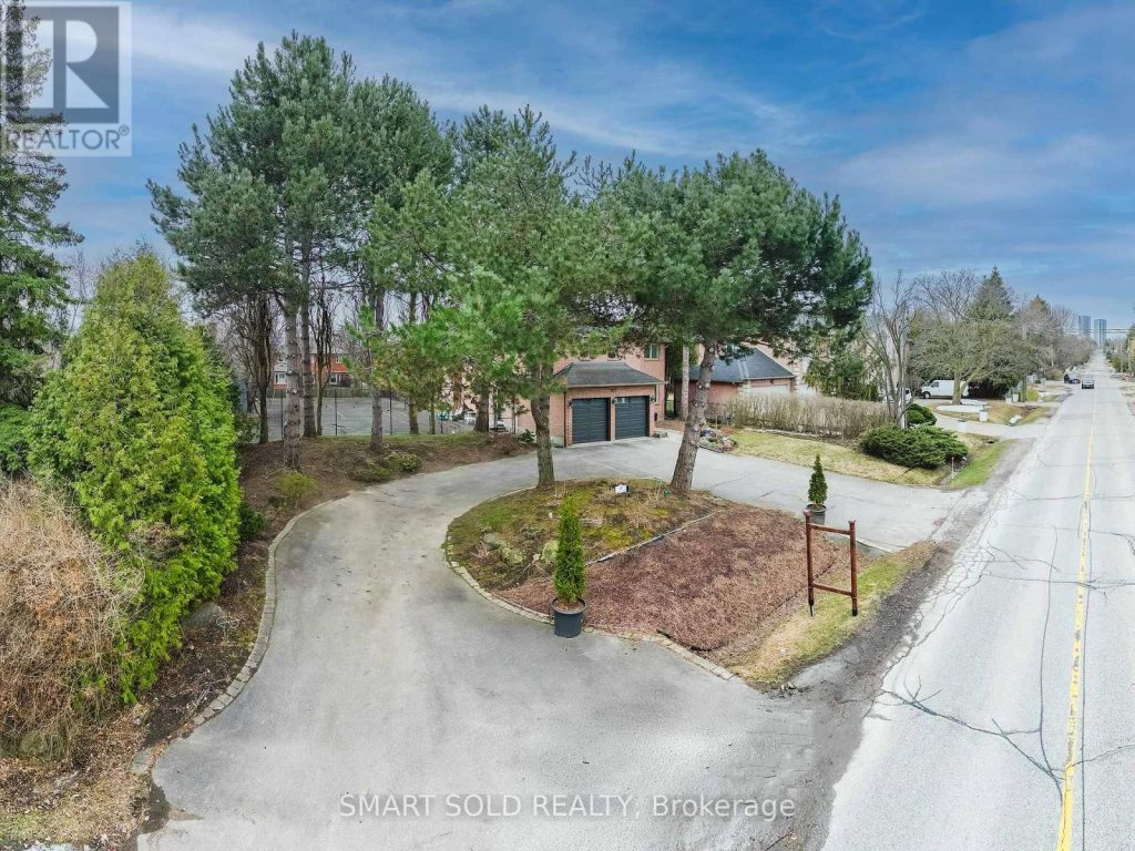 4-bedroom detached home for sale in Toronto — 107 Arnold Avenue (Photo 1)