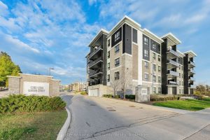 3-bedroom condo apartment for sale in Wellington — 108 - 1280 Gordon Street