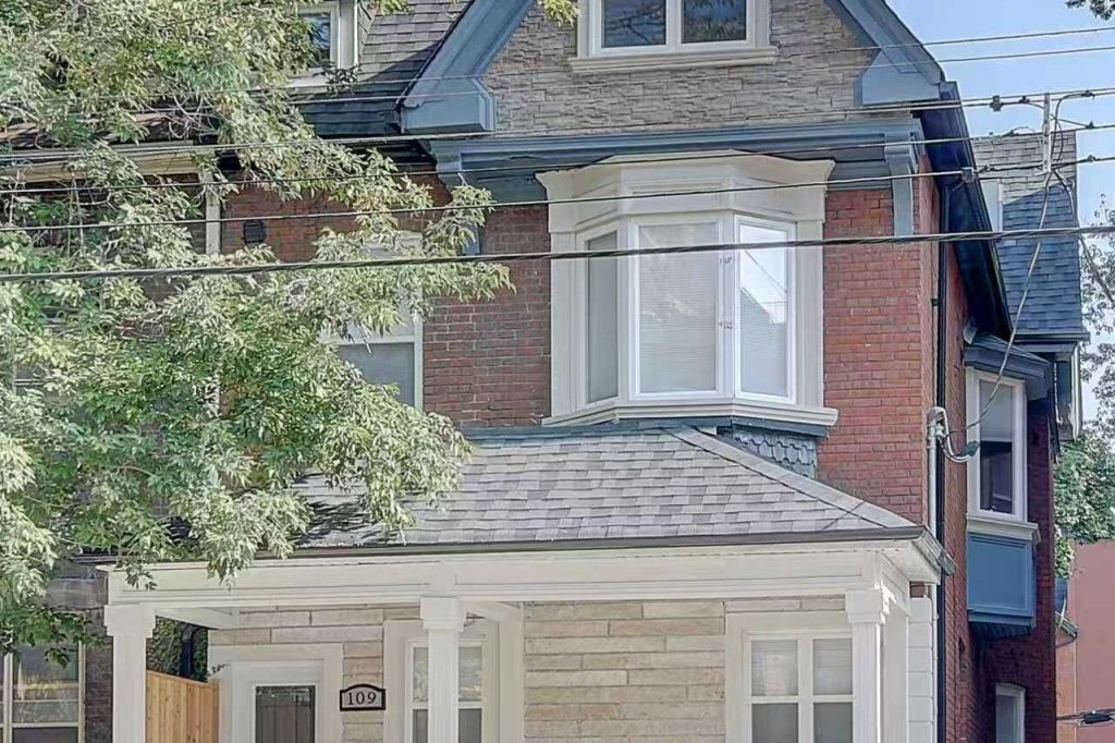 3-bedroom triplex home for rent in Toronto — 109 Spadina Road (Photo 1)