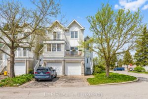 3-bedroom condo townhouse for sale in Ottawa — 10 Castlegreen Private