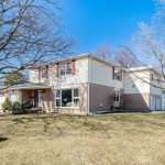 4-bedroom home for sale in Brampton — 10 Essex Place (Photo 3)