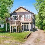 4-bedroom detached home for sale in Muskoka — 1106 Beaumaris Road (Photo 2)