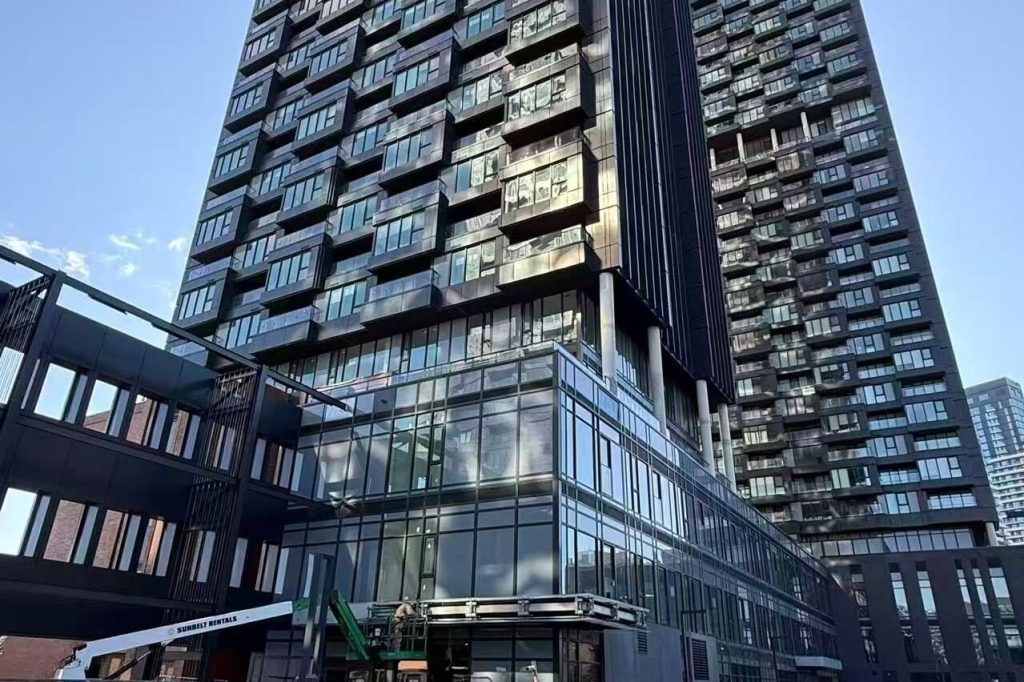1-bedroom condo apartment for rent in Toronto — 1108 - 5 Quarrington Lane (Photo 1)