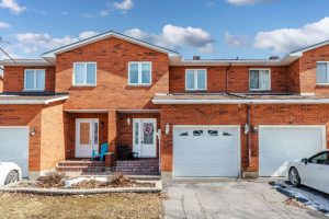 3-bedroom att/row/townhouse for sale in Stormont — 110 Heritage Pl Place