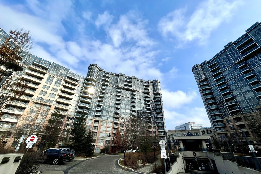 2-bedroom condo apartment for rent in Markham — 1128 - 33 Cox Boulevard (Photo 1)