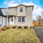 2-bedroom detached home for sale in Hamilton — 112 Wexford Avenue N (Photo 1)