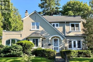 4-bedroom home for sale in London South — 119 Base Line Road East
