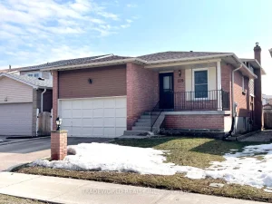 4-bedroom detached home for sale in Toronto — 119 Pennyhill Drive