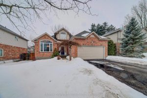 3-bedroom detached home for sale in Waterloo — 11 Carolinian Lane