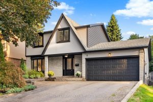 3-bedroom detached home for sale in York — 11 Jondan Crescent