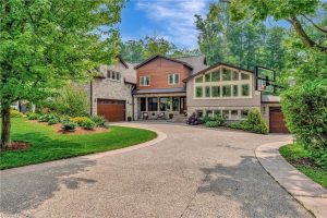 5-bedroom home for sale in Waterloo — 11 Maple Hill Drive
