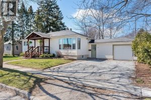 3-bedroom home for sale in Leamington — 11 Martin Drive