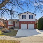 4-bedroom detached home for sale in Hamilton — 121 Crafter Crescent (Photo 3)