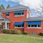 Studio home for sale in Kingsville — 121 Division Street South (Photo 1)