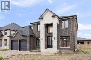 4-bedroom home for sale in Lakeshore — 1223 Campana Crescent