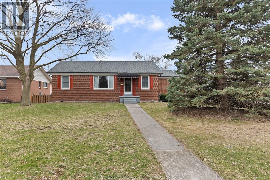 4-bedroom home for sale in Windsor — 1231 Roselawn Drive (Photo 1)