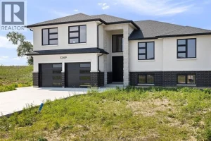 6-bedroom home for sale in Lakeshore — 1247 Campana Crescent