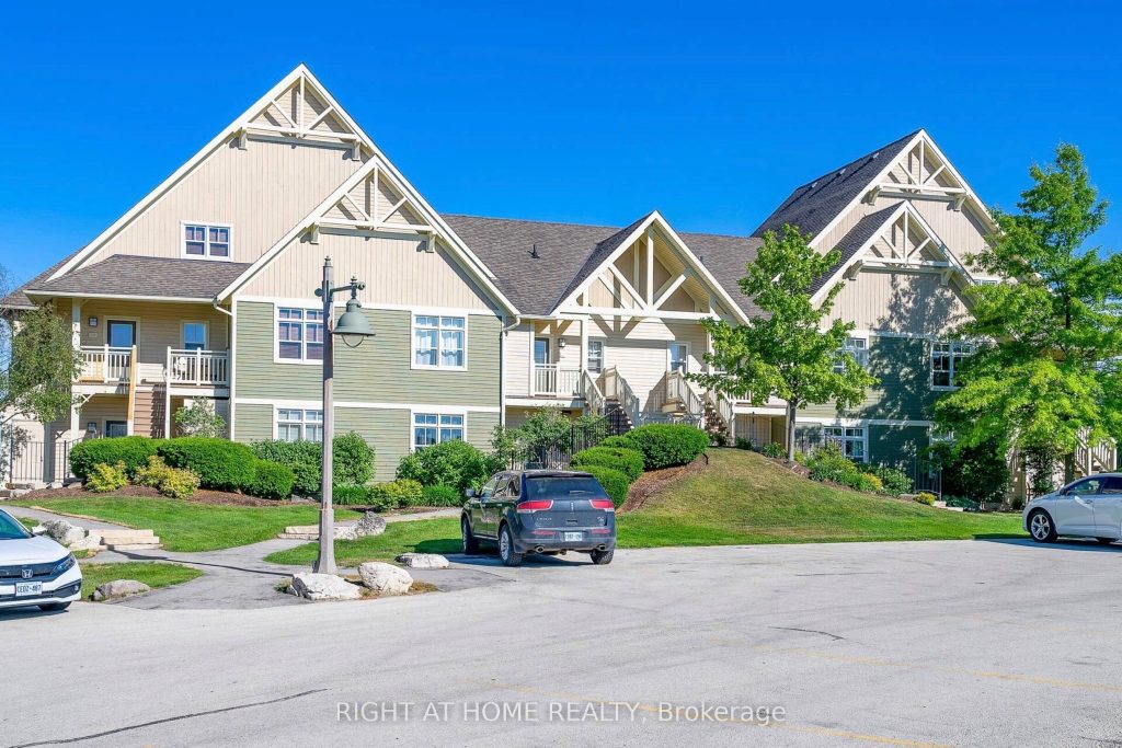 2-bedroom condo townhouse for sale in Simcoe — 124 - 125 Fairway Court (Photo 1)