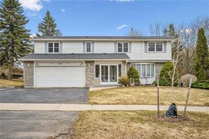 5-bedroom home for sale in Kitchener — 124 Autumn Hill Crescent