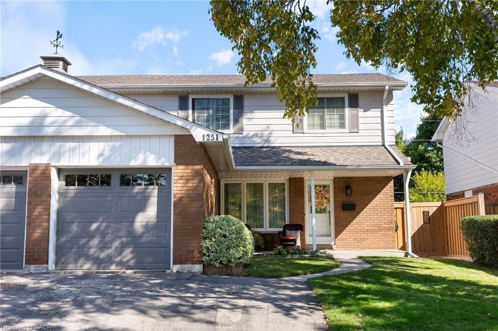 4-bedroom home for sale in Burlington — 1251 Nottingham Avenue (Photo 1)