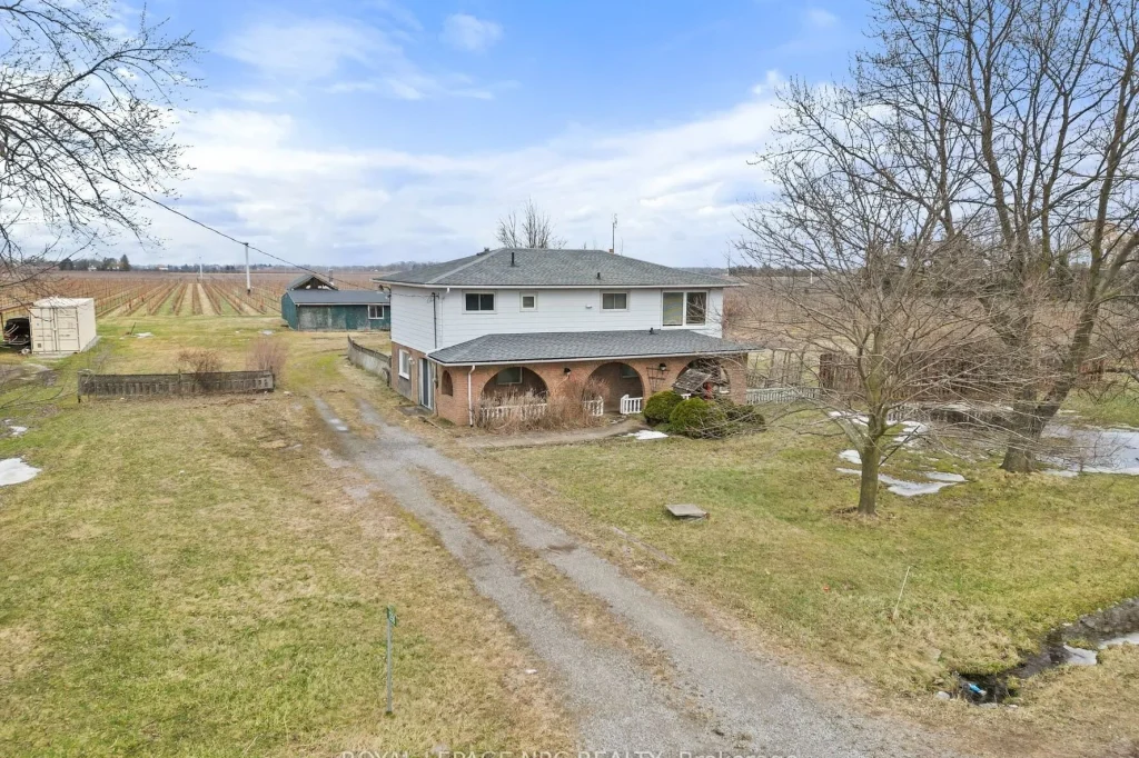 2-bedroom farm home for sale in Niagara — 1256 Line 2 Road (Photo 1)