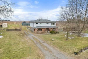 2-bedroom farm home for sale in Niagara — 1256 Line 2 Road