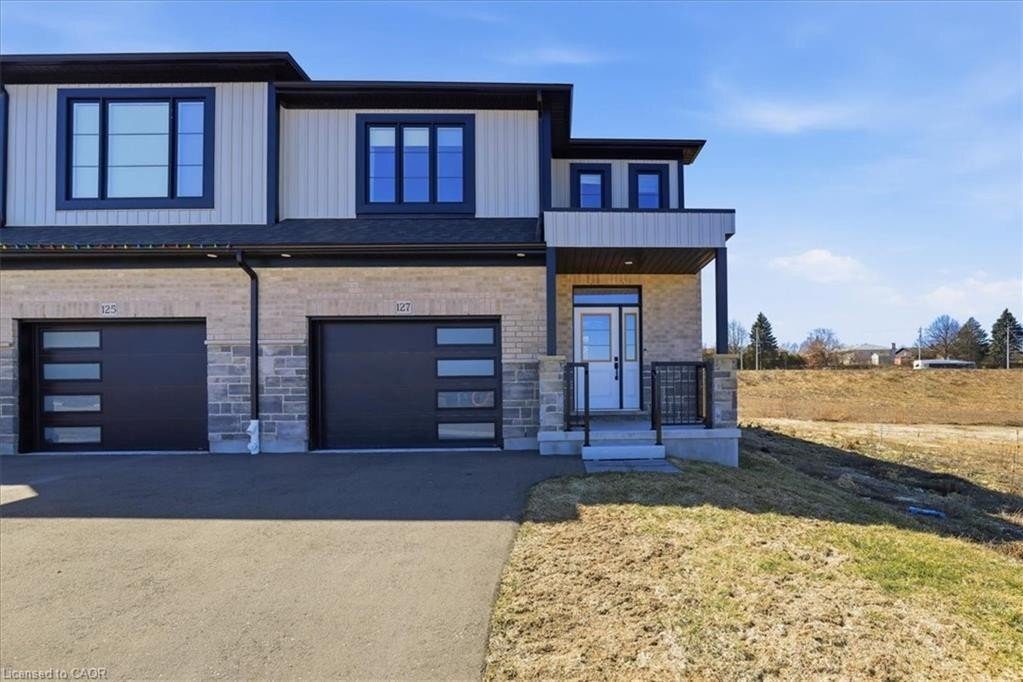 4-bedroom home for rent in Kitchener — 127 Dunnigan Drive (Photo 1)