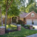 3-bedroom detached home for sale in Halton — 1285 Beaufort Drive (Photo 2)